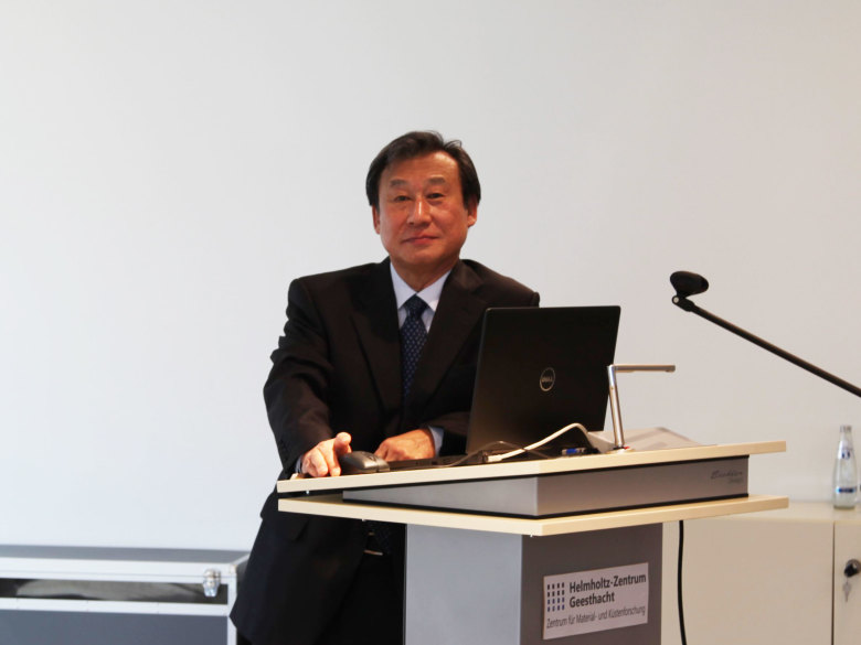 Drug delivery expert Professor Kinam Park presents guest lecture