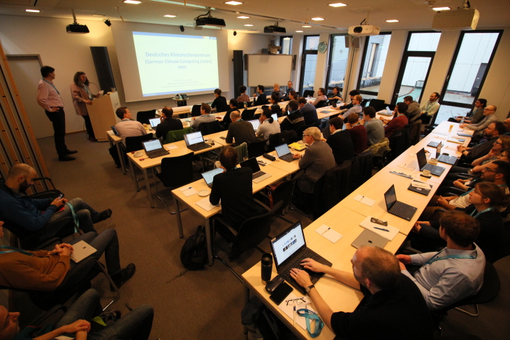 Das HZG war mit elf Wissenschaftlern aus dem Institut für Küstenforschung und dem Climate Service Center Germany GERICS stark vertreten. Foto: DKRZ/Michael Böttinger Ein Vortrag im Haicu Workshop 2020